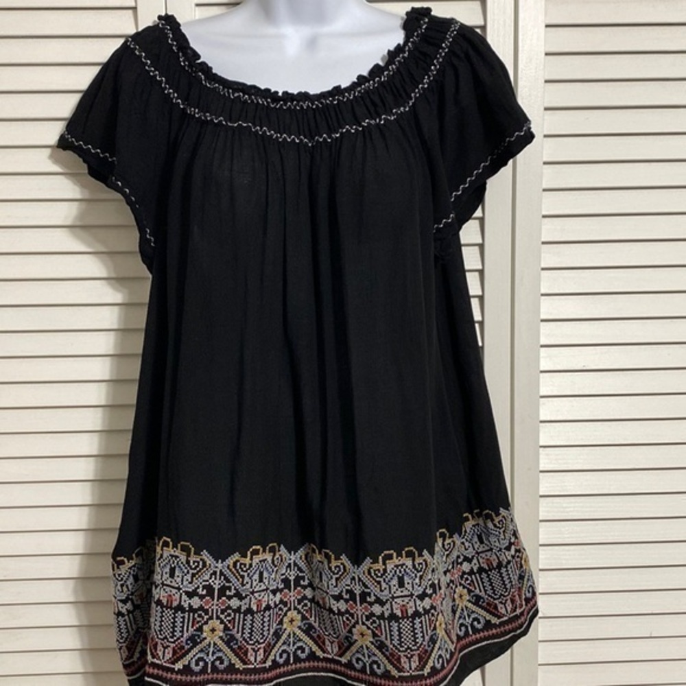 Max Studio embroidered stitching smocked neck